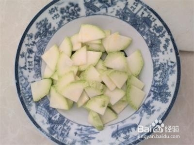 西葫芦炒鸡蛋的家常做法