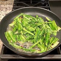 如何制作美味的蒜蓉炒莴苣
