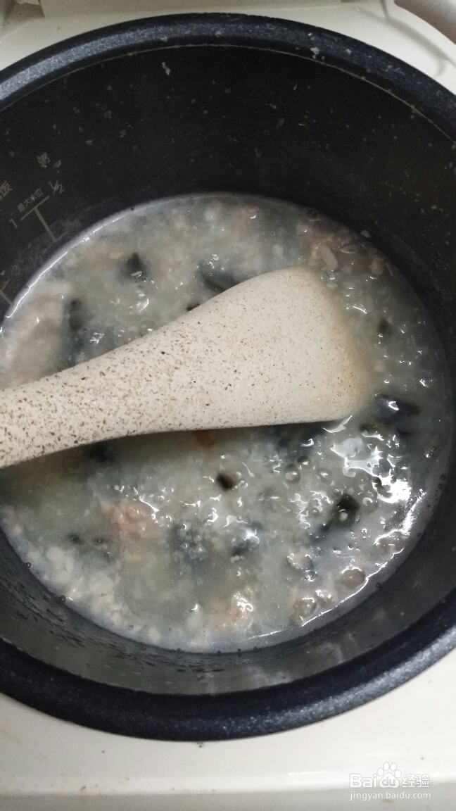 抢着吃的皮蛋肉沫粥