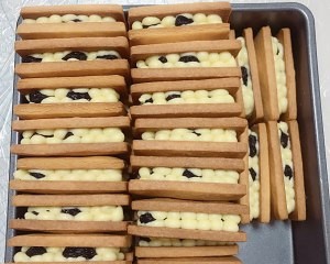 奶香味十足的朗姆提子夹心饼干制作教程