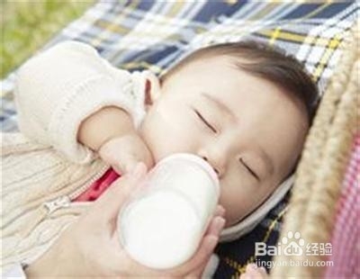 半岁之内宝宝应该如何喂养?