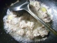 不一样的辣之泡椒排骨新吃饭