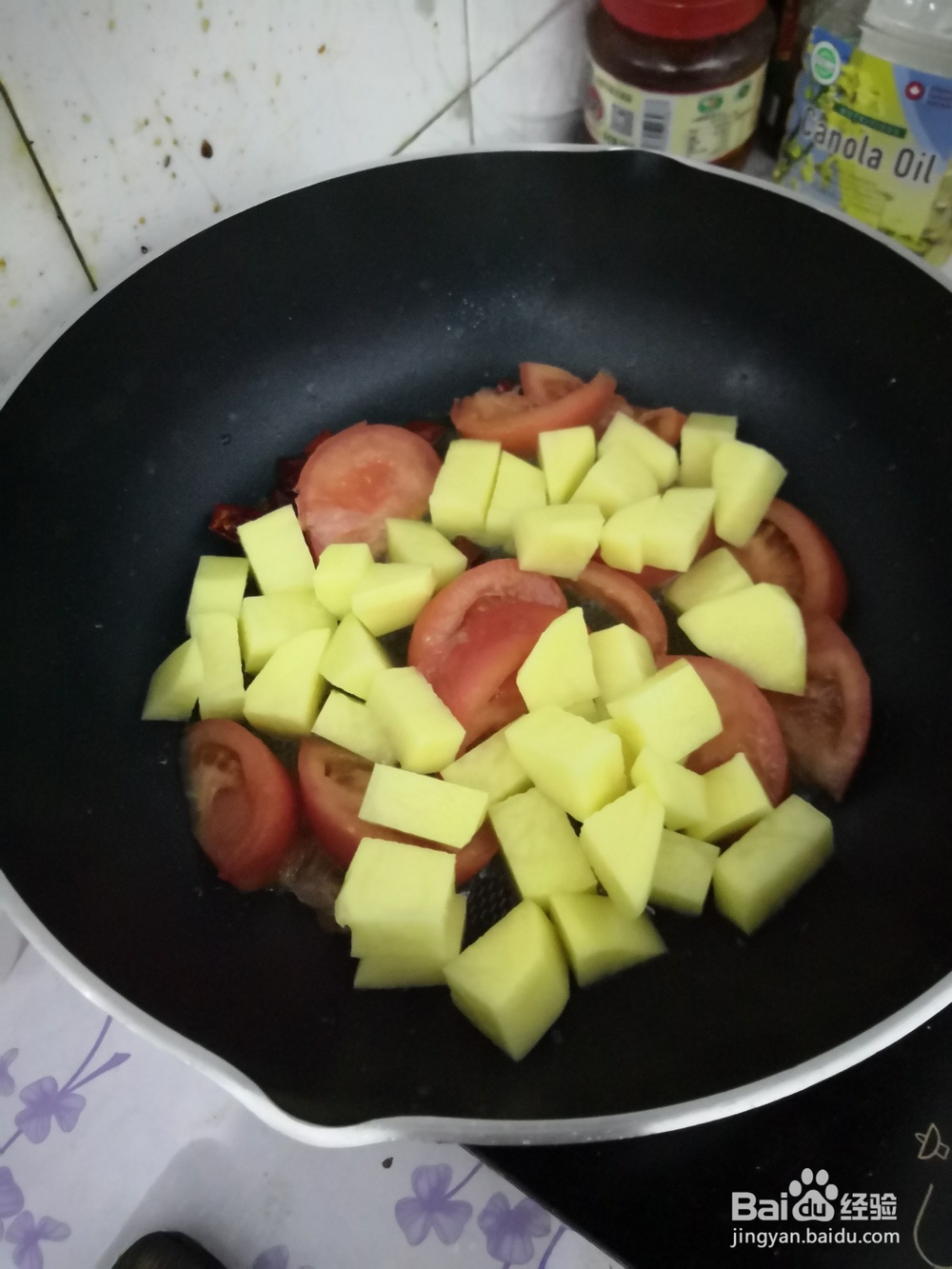 如何制作黑胡椒土豆鸡翅