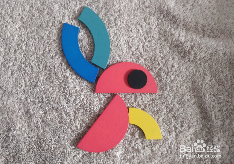 含两个大半圆的兔子用蒙氏积木怎样拼？