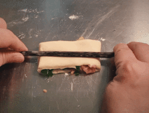 疫情期间适合做的奶香培根葱花馒头。