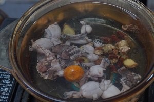 怎么做养生的田七丹参煲田鸡