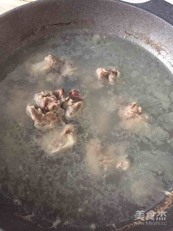 海带排骨汤的做法