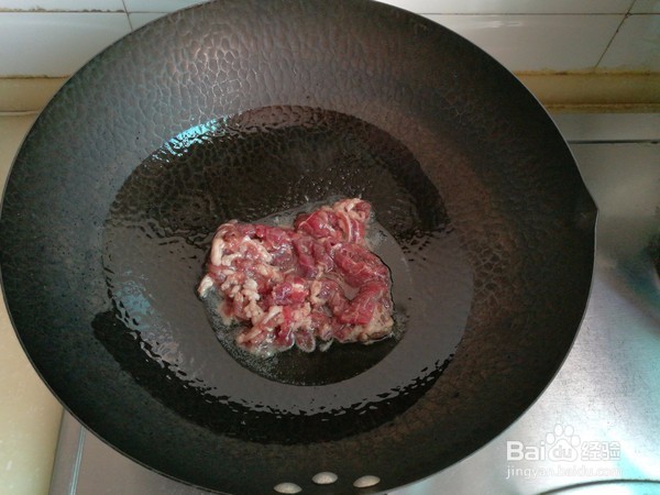 如何做出好吃的牛肉红蘑烩烤麸