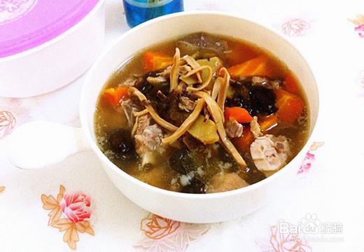 营养美味的墨鱼干排骨汤