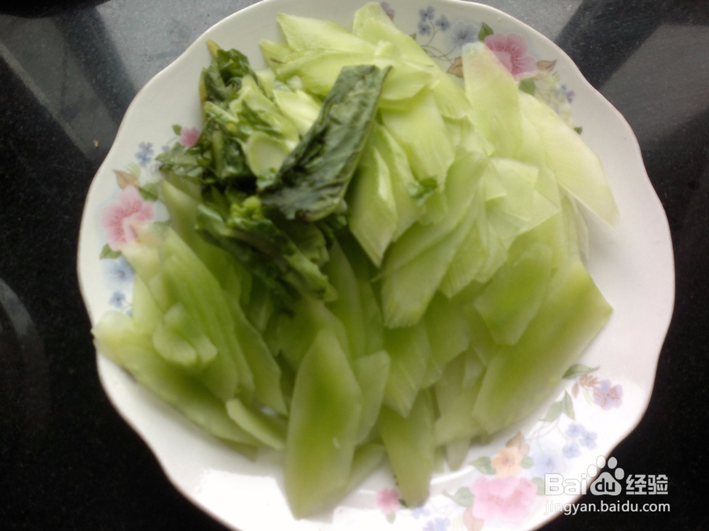 开春应季菜清炒莴笋片的做法