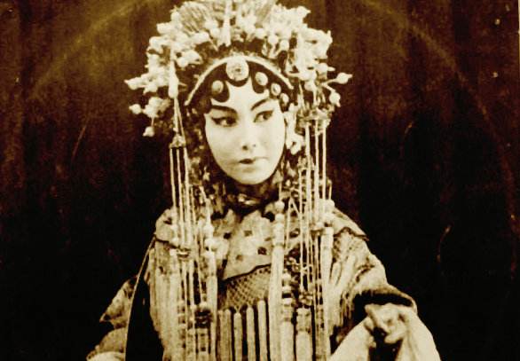 花为媒·夸月娥 歌词