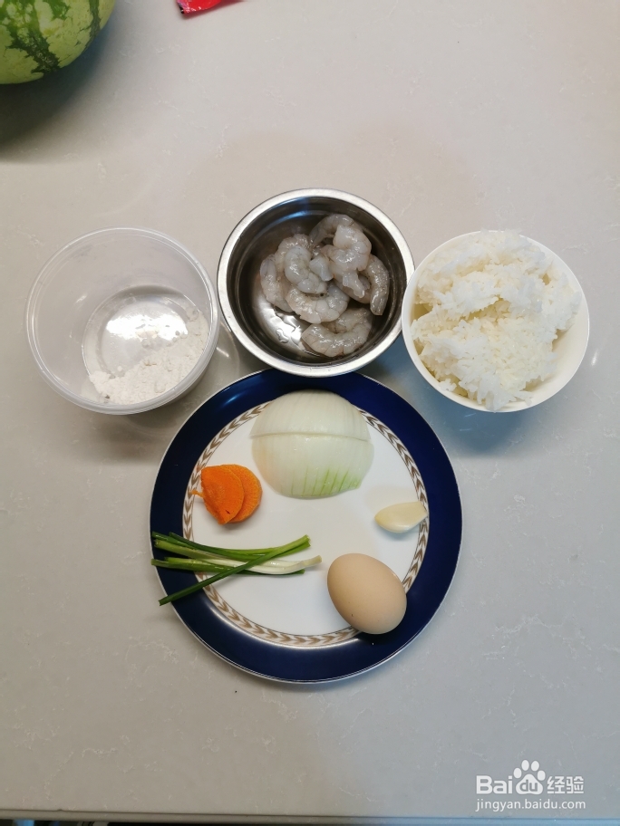 怎么简单的做解决剩饭的鲜虾米煎饼?