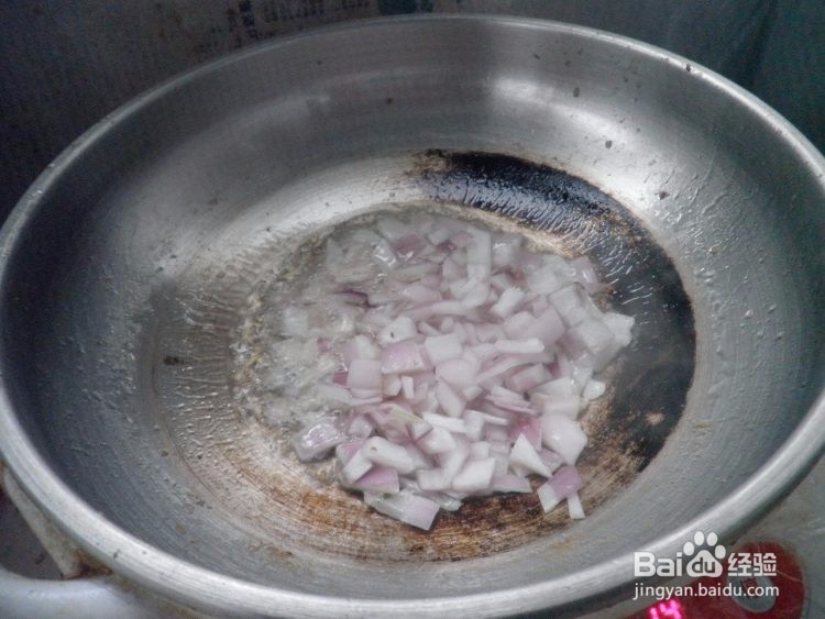 红烧五花肉焖米饭的做法