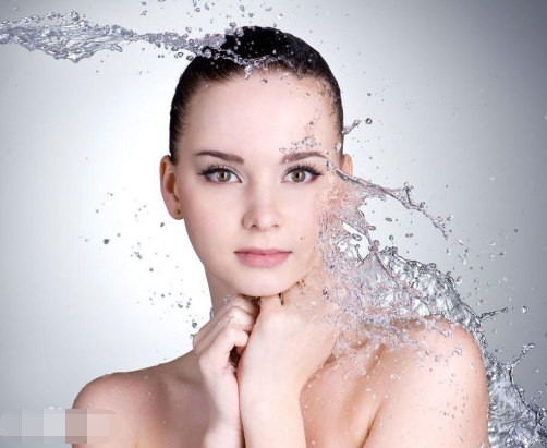 为什么我皮肤很干还是会起痘痘。这是怎么回事呀，