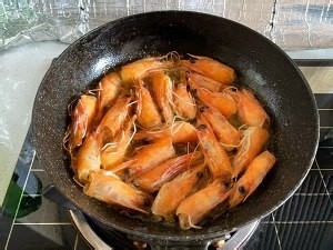 保健养生蒜香花椒虾(铸铁锅)