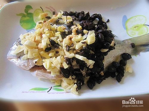 蒜头豆豉蒸海鱼