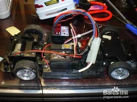 如何为玩具车加LED灯