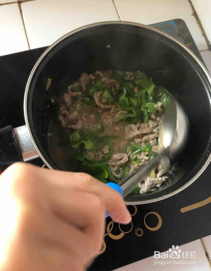 牛肉炒青椒的做法