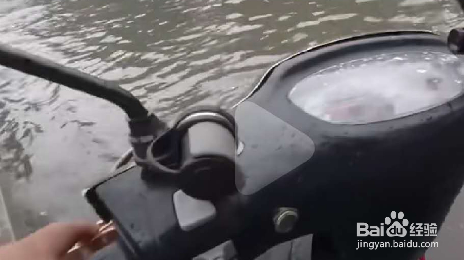 摩托车涉水熄火了怎么办?