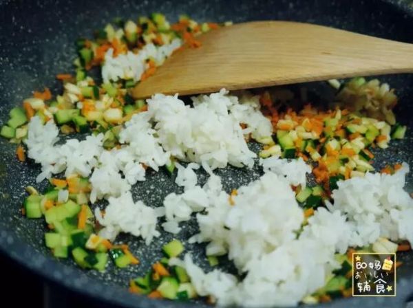 青瓜三文鱼饭卷