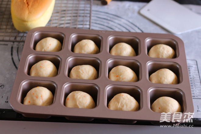 胡萝卜餐包的做法