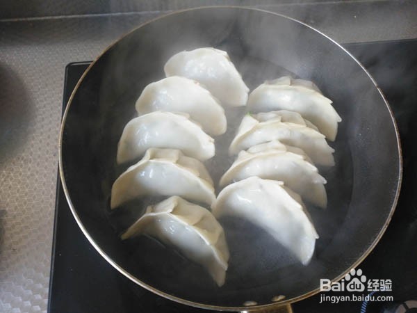 冰冻水饺如何在家做煎饺