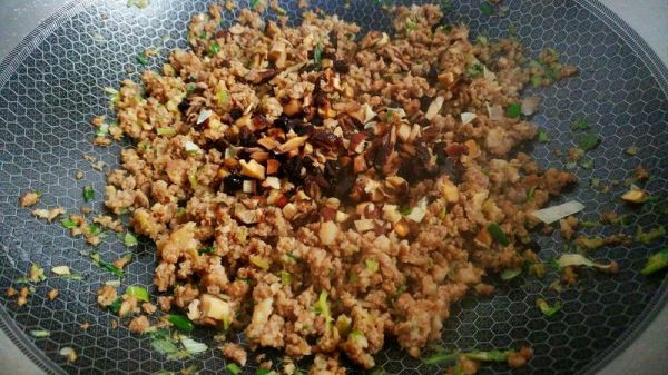 胭脂萝卜酱肉包