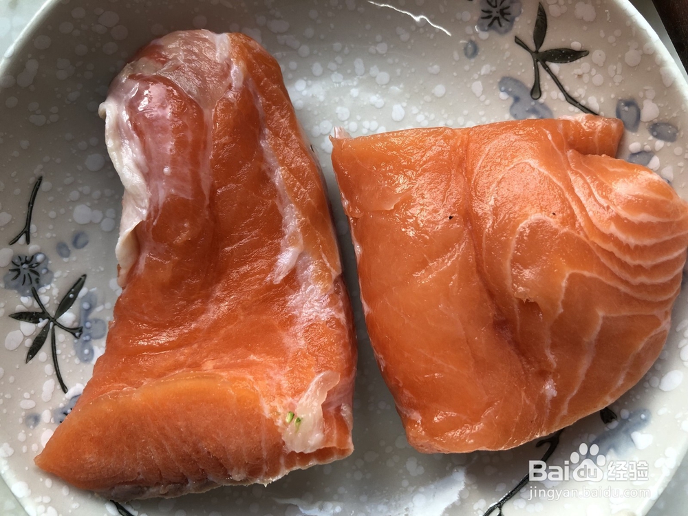 煎三文鱼不要提前腌，油温不能高，否则......