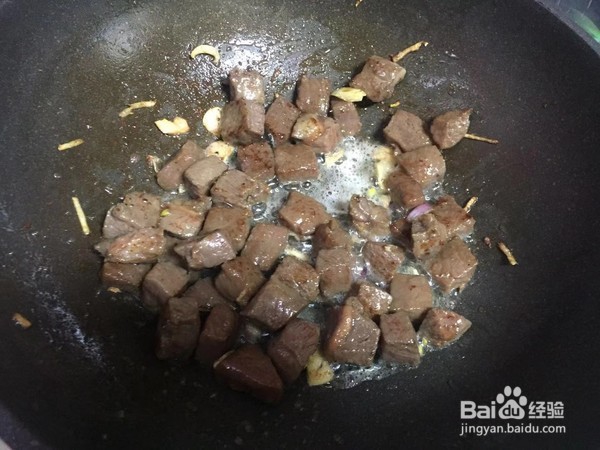 五彩牛肉粒的家庭制作方法