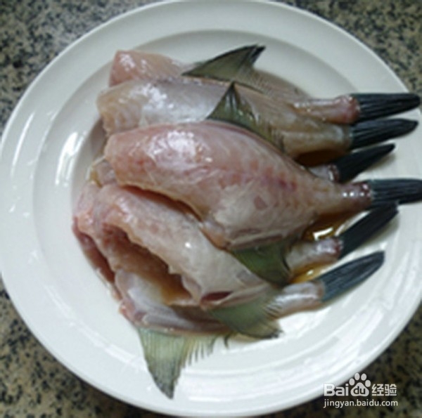 剁椒蒸小扒皮鱼的做法