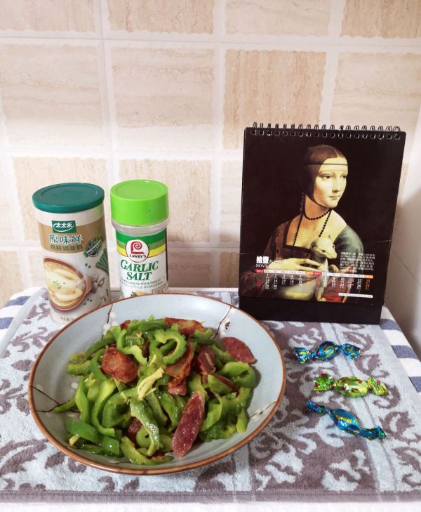 腊肠炒苦瓜青椒