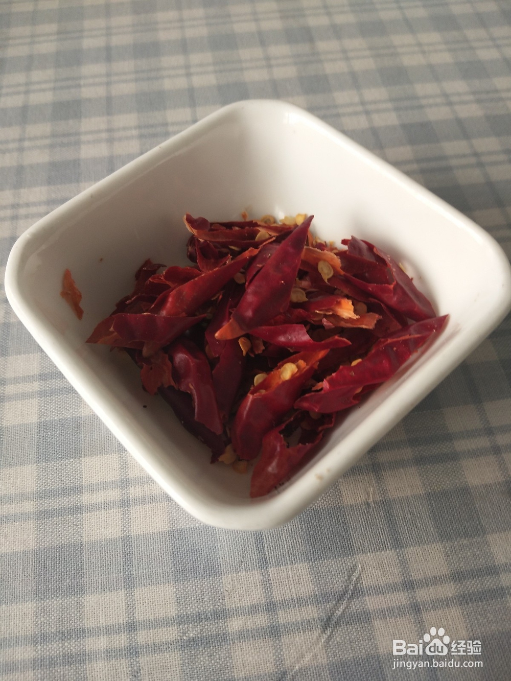 素炒辣白菜,越吃越顺口。