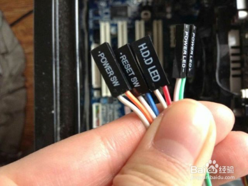 机 3 3 powerled (单,孔) powerled—(单孔) 这个是中间有个跳针的,反