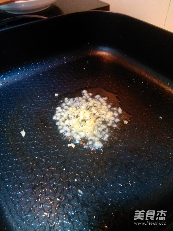 云耳鸡蛋炒面