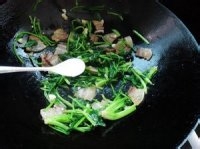 腊肉炒菠菜怎么做
