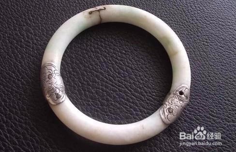 断裂的翡翠该如何装饰?