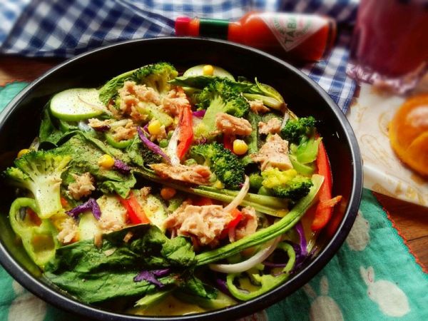 金枪鱼彩蔬烘蛋