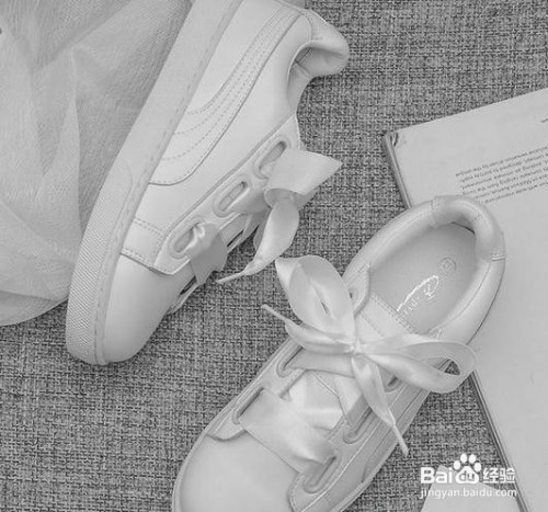 小苏打加白醋洗鞋步骤