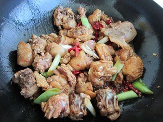 豆皮焖鸡怎么做