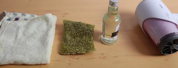 门上的塑料薄膜时间长了怎么去掉