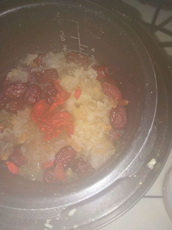 冰糖雪梨银耳羹