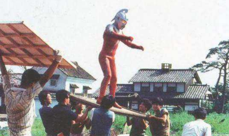 奥特曼是怎么拍摄的