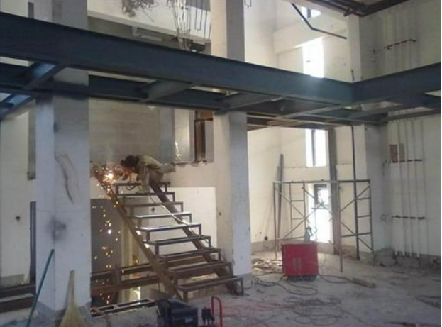 Loft的现浇是怎么操作的