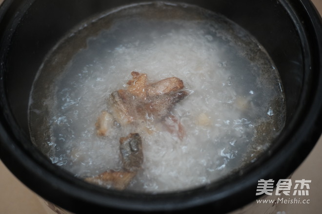 瑶柱金鲳鱼干粥