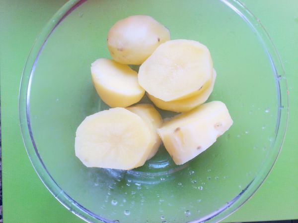 土豆培根鸡蛋盏沙拉