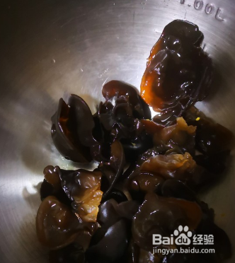 美味木耳炒蒜苗