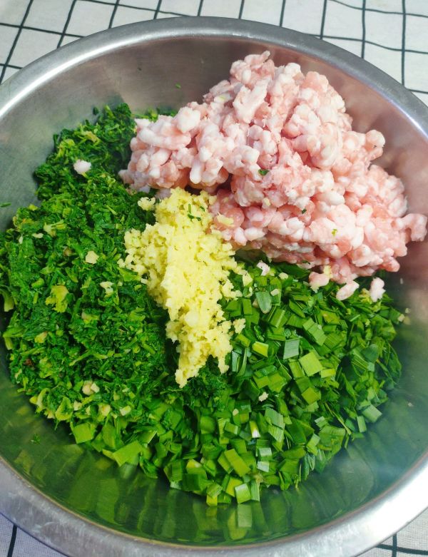 猪肉荠菜馅包子
