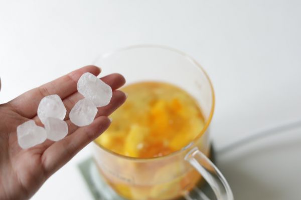 椰奶菠萝炖桃胶雪燕