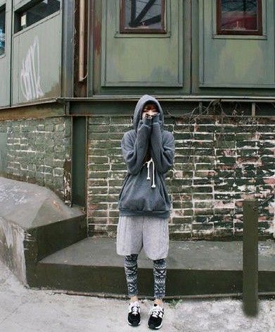 怎样搭配雪花图案打底裤？