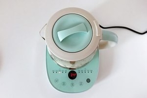 冰糖雪梨金桔饮的做法